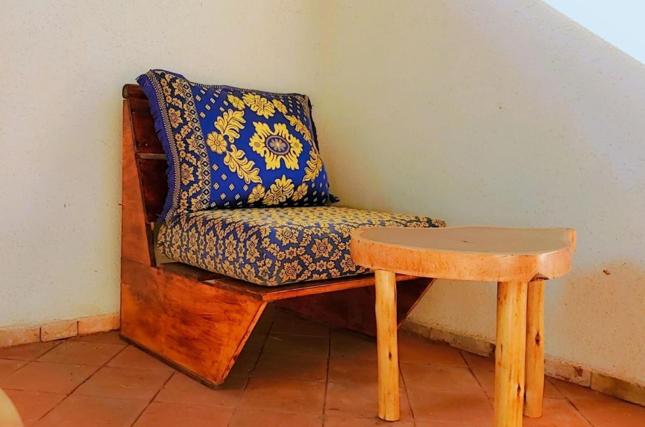 Mia Safari Lodge And Restaurant Entebbe Bagian luar foto