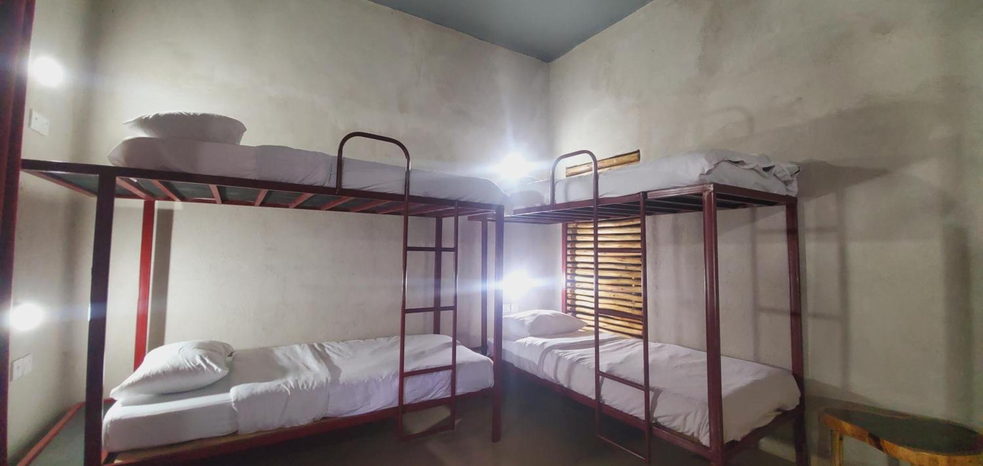 Mia Safari Lodge And Restaurant Entebbe Bagian luar foto