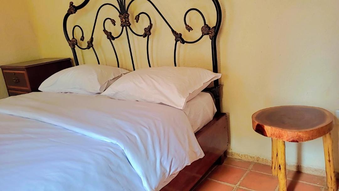 Mia Safari Lodge And Restaurant Entebbe Bagian luar foto