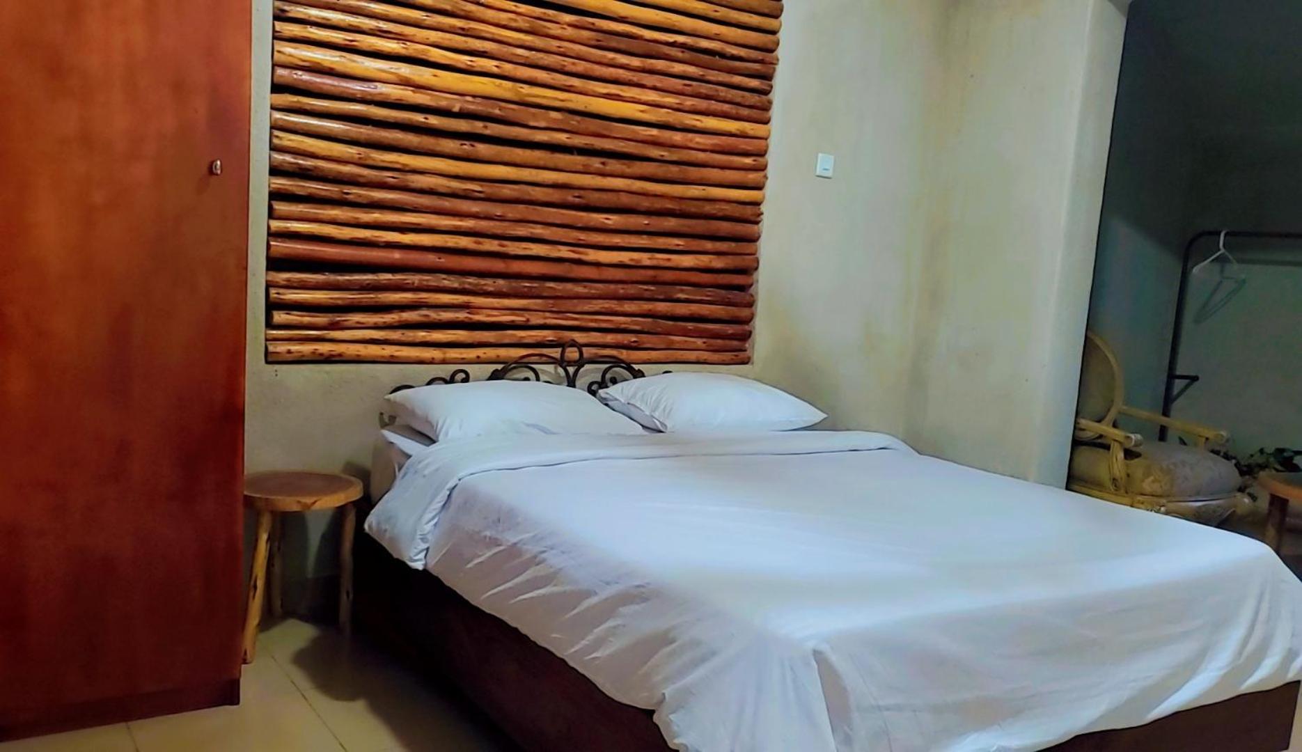 Mia Safari Lodge And Restaurant Entebbe Bagian luar foto